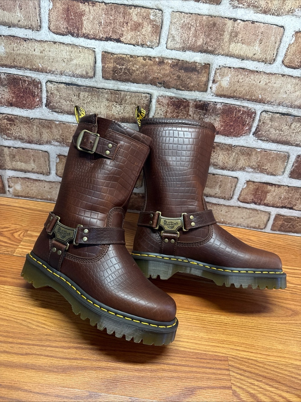 Dr. Martens Anistone Hi reptile embossed leather pull on boots brown NWOB size 7 - Picture 5 of 13
